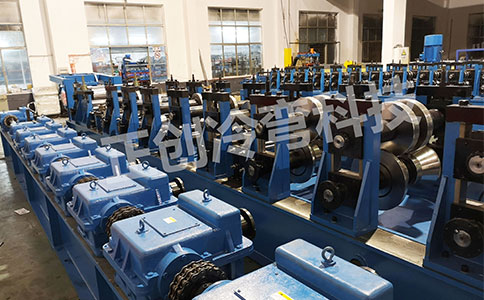 汽車車廂板設(shè)備在使用過(guò)程中為什么會(huì)出現(xiàn)過(guò)熱的情況